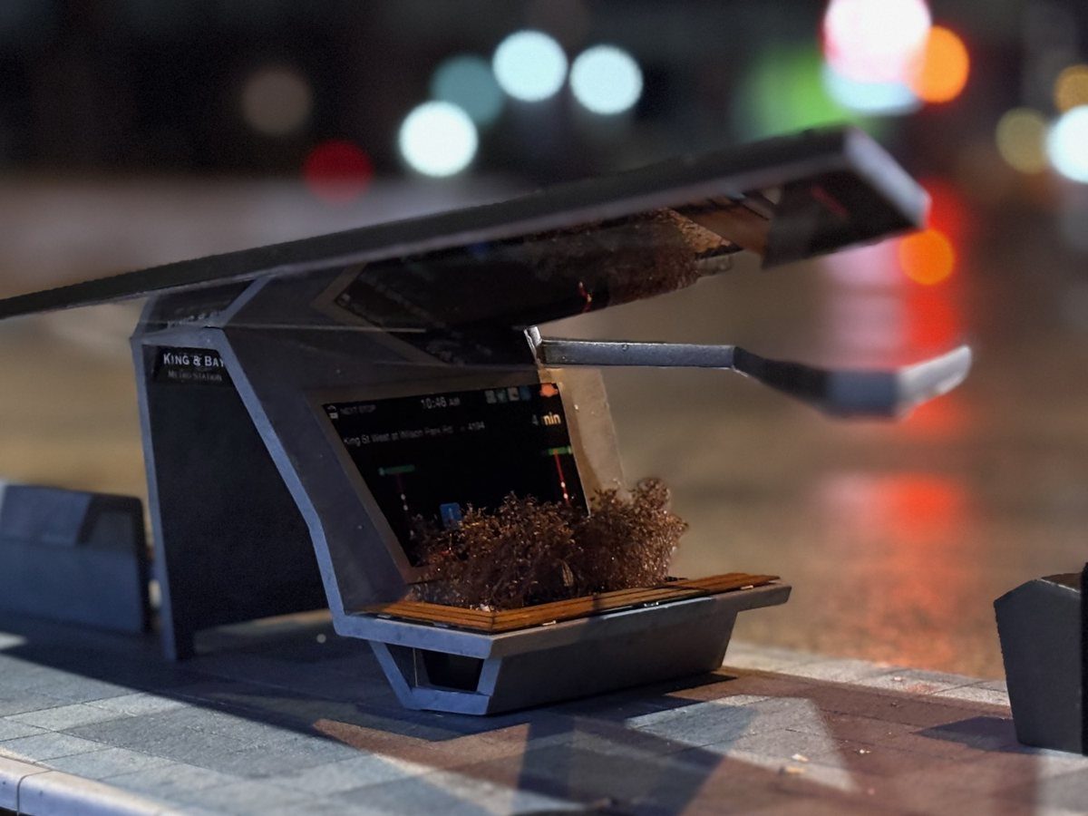 Bus shelter: bench
